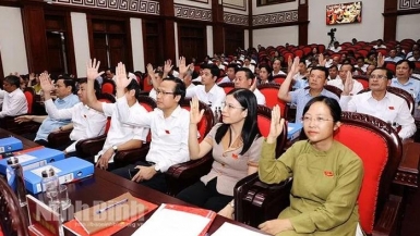 Hội đồng nhân dân tỉnh Ninh Bình thông qua 13 nghị quyết phát triển kinh tế - xã hội