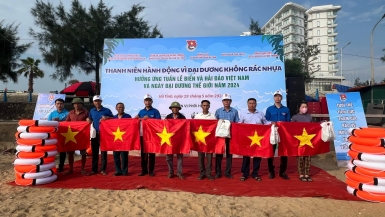 Đoàn thanh niên Cục Biển và Hải đảo Việt Nam: Ra quân làm sạch biển hưởng ứng Tuần lễ biển đảo Việt Nam 2024