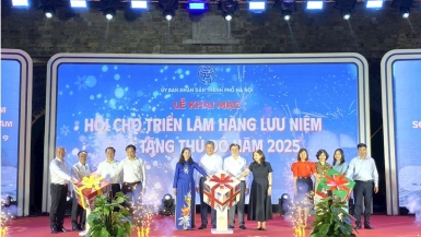 Khai mạc Hội chợ triển lãm hàng lưu niệm, quà tặng Thủ đô năm 2025