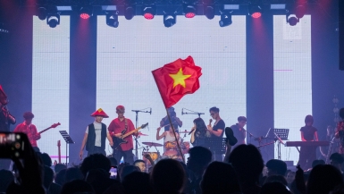 Học sinh Hà Nội thắp lửa cảm xúc bằng Rock