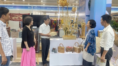 Chính thức khai mạc Hội chợ quốc tế Quà tặng hàng thủ công mỹ nghệ Hà Nội 2025