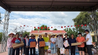 Sứ giả thiện nguyện Thảo An cùng tấm lòng yêu thương hướng về vùng lũ Thái Nguyên