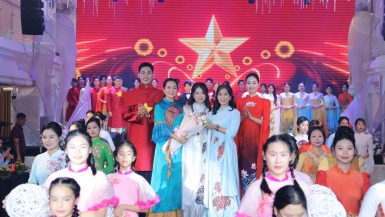 Nhà thiết kế Hoàng Ly - Người thổi hồn tinh hoa vào tà áo dài truyền thống Việt Nam