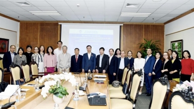 Hướng tới nền công nghiệp quốc gia bền vững: Từ lý luận đến kinh nghiệm quốc tế