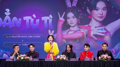 Ca sĩ nhí Nguyễn Ngọc Kim Cương và Tuấn Cry “tung chiêu” Oẳn tù tì