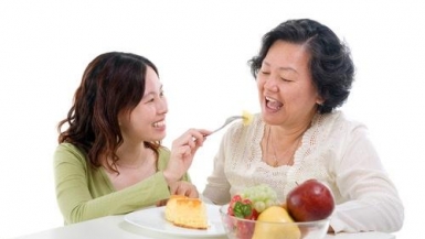 Định hướng giải pháp dinh dưỡng nâng cao sức khoẻ người cao tuổi