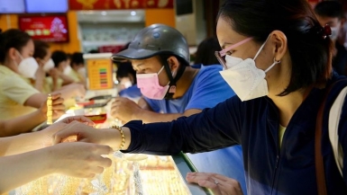 'Lướt sóng' vàng lãi cao hơn chung cư: Chuyên gia khuyên đừng 'để trứng vào một giỏ'!