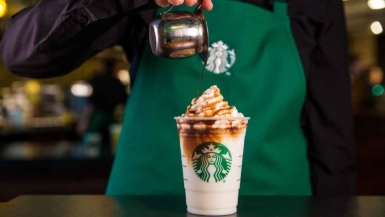 Gen Z lương 10 triệu/tháng nhưng ngày uống Starbucks, tối ăn ngoài 400.000 đồng: 0 đồng tiết kiệm, nợ chồng chất vì quẹt thẻ tín dụng