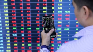 Khối ngoại miệt mài bán ròng, thị trường duy trì xu hướng tích lũy