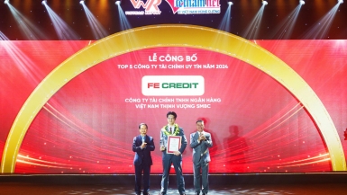 FE CREDIT khẳng định vị thế dẫn đầu trong Top 5 Công ty Uy tín Ngành Tài chính năm 2024