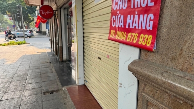 Chủ nhà liên tục tung ưu đãi, loạt mặt bằng bán lẻ vị trí “vàng” ở TP.HCM vẫn “thất thế” trước các trung tâm thương mại