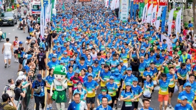 Giải chạy VnExpress Marathon Nha Trang thu hút hàng chục nghìn người tham gia