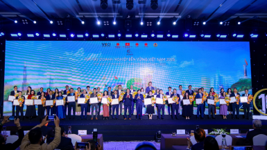 Top 100 Doanh nghiệp bền vững Việt Nam 2025 được vinh danh
