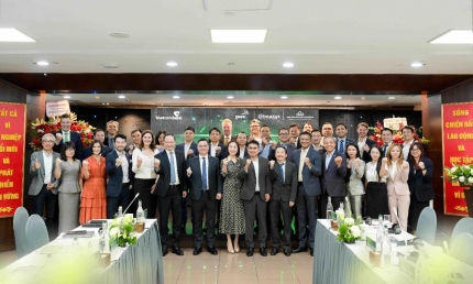 Vietcombank hợp tác cùng Salesforce thúc đẩy đổi mới sáng tạo ứng dụng trí tuệ nhân tạo