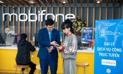 Người dân trải nghiệm tiện ích kép: Miễn phí data truy cập Cổng Dịch vụ công Hà Nội và ứng dụng iHanoi