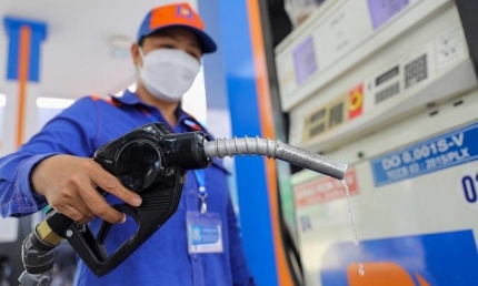 Giá xăng dầu đảo chiều tăng, dầu diesel bật mạnh nhất