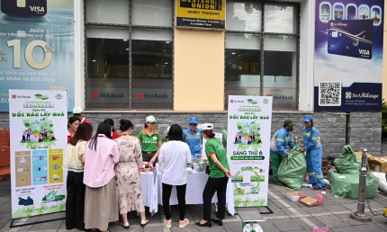 SeABank tổ chức “Ngày hội đổi rác lấy quà” - Lan tỏa lối sống xanh vì Hà Nội sạch đẹp