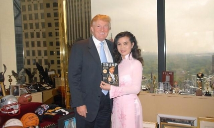 Hoa hậu Kim Hồng bồi hồi nhớ lại lần gặp ông Trump cách đây gần 20 năm