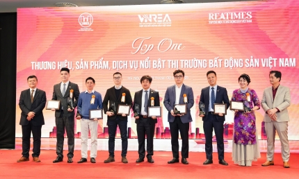 Cung cấp các giải pháp proptech thông minh, Meey Group được xướng tên tại lễ Vinh danh thương hiệu Bất động sản dẫn đầu năm 2024-2025