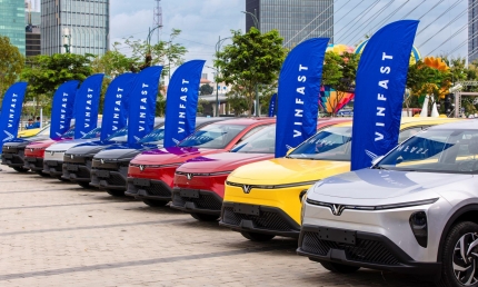 Tài xế dịch vụ nói về VinFast Limo Green: Tiết kiệm cả chục triệu đồng mỗi tháng, vận hành “out trình” so với xe xăng cùng tầm tiền