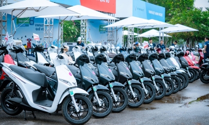 Xe máy điện ngày càng phổ biến, VinFast Feliz “ghi điểm” khi vừa dễ dùng, vừa dễ mua