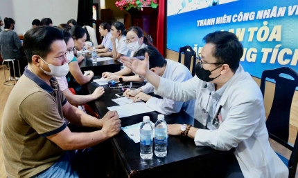 Khám, chữa bệnh cho 2.500 thanh niên công nhân tại Đà Nẵng