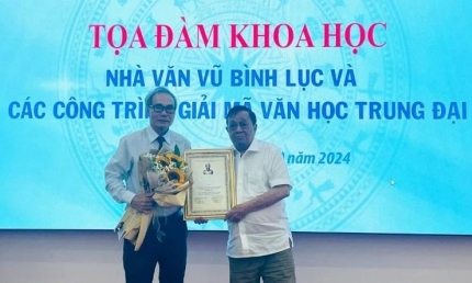 Nhà văn Vũ Bình Lục giải mã kho báu văn chương thời kỳ Trung đại Việt Nam