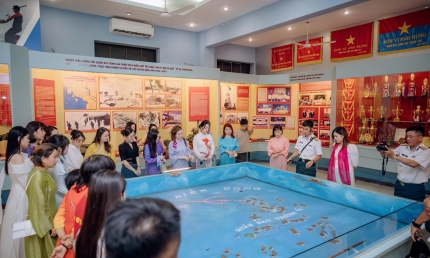 S Women S tổ chức chương trình “Tri ân tháng 7 – Hướng về biển đảo quê hương” tại Lữ đoàn Đặc công nước 126