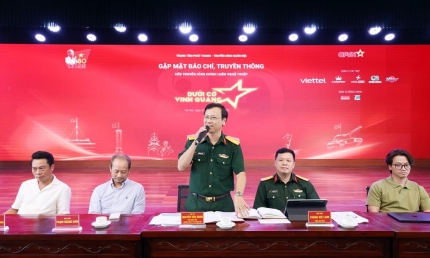 “Dưới cờ vinh quang” – Chương trình nghệ thuật chính luận tôn vinh Bộ đội Cụ Hồ