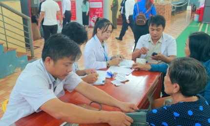 Hơn 1.000 người dân Đồng Nai được khám sàng lọc miễn phí trong chương trình 'CAREME – Yêu lấy mình'