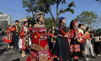 Thu Hà Nội thêm hấp dẫn với Diễu hành Áo dài Du lịch Hà Nội 2025