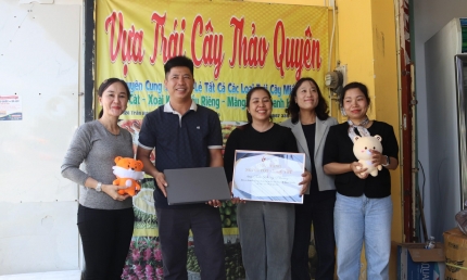 Tổng cục Du lịch Hàn Quốc tri ân chủ vựa trái cây ở Phú Quốc vì nghĩa cử đẹp