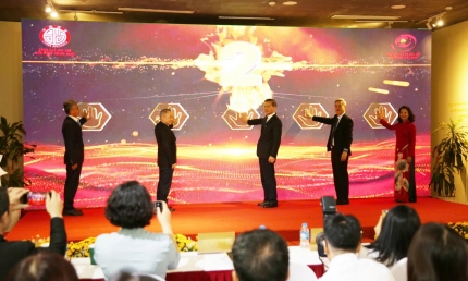 Khai mạc Triển lãm “Hợp tác hữu nghị Việt Nam - Trung Quốc từ tài liệu lưu trữ”