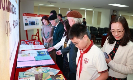 Trung tâm Lưu trữ tiếp nhận nhiều tài liệu quý của các nhạc sĩ Hoàng Vân, Hoàng Long, Hoàng Lân