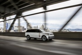 Jaquar Land Rover chi 15 tỷ bảng Anh vào dự án xe điện