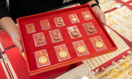 Ngày 15/11: Giá vàng nhẫn, vàng miếng tiếp tục giảm mạnh