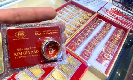 Giá vàng hôm nay 2/12: Vàng SJC vượt 155 triệu đồng/lượng, tiếp tục phá đỉnh