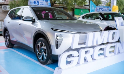 Tài xế dịch vụ nói về Limo Green: Tiết kiệm cả trăm triệu đồng mỗi năm, sao phải quay lại xe xăng?