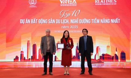 Sun Property lập “hattrick” giải thưởng tại Lễ Vinh danh thương hiệu Bất động sản dẫn đầu năm 2024-2025