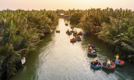 Phát triển du lịch đường sông ở Việt Nam: Định hướng và giải pháp