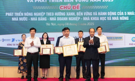 Doanh nghiệp đồng hành cùng nhà nông và phát triển bền vững