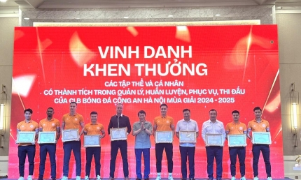 Đại tướng Lương Tam Quang tham dự lễ mừng công tổng kết mùa giải 2024/2025 của CLB Công an Hà Nội