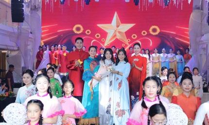 Nhà thiết kế Hoàng Ly - Người thổi hồn tinh hoa vào tà áo dài truyền thống Việt Nam