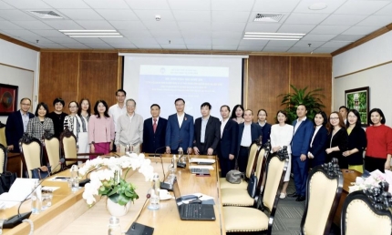 Hướng tới nền công nghiệp quốc gia bền vững: Từ lý luận đến kinh nghiệm quốc tế