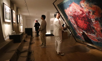 Triển lãm “Sợi” của Thảo Nguyên Phương: Khi sợi vải biết kể chuyện