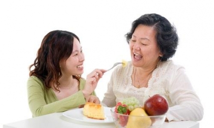 Định hướng giải pháp dinh dưỡng nâng cao sức khoẻ người cao tuổi