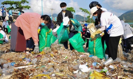 Tìm giải pháp giảm thiểu rác thải nhựa ngành du lịch