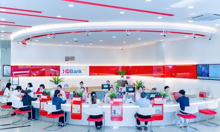 Ngược dòng thị trường, HDBank bất ngờ “phanh gấp” tín dụng bất động sản