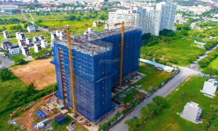 Doanh thu bất động sản TP.HCM vượt mốc 300.000 tỷ đồng giữa lúc giá nhà liên tục lập đỉnh