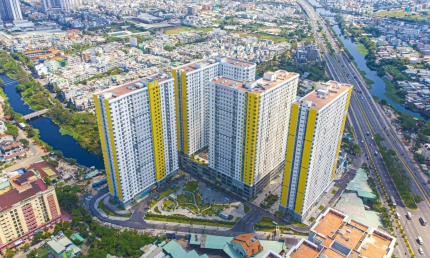 Thị trường chung cư TP.HCM và vùng ven tháng 10/2025: Giao dịch tăng mạnh dù căn hộ cao cấp tràn ngập